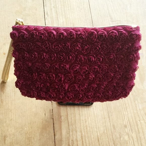 Neiman Marcus Handbags - Neiman Marcus Makeup Bag